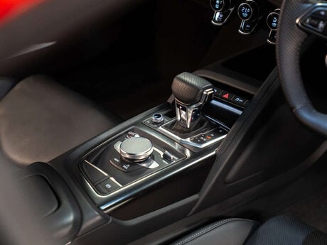 Audi R8 5.2 R8 Performance V10 Quattro Semi-Auto 4WD 2dr 13