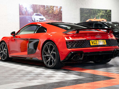 Audi R8 5.2 R8 Performance V10 Quattro Semi-Auto 4WD 2dr 4