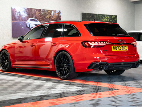 Audi A4 2.9 RS 4 Carbon Black TFSI Quattro Auto 4WD 5dr 3