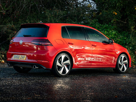 Volkswagen Golf 2.0 Golf GTi Performance TSi Semi-Auto 5dr 4