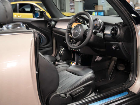 Mini Convertible 2.0 Cooper S Exclusive Auto 2dr 9