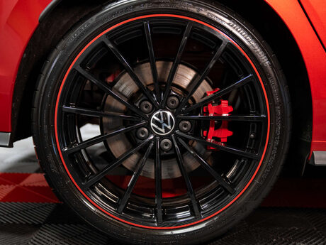 Volkswagen Golf 2.0 Golf Clubsport GTi TSi Semi-Auto 5dr 32