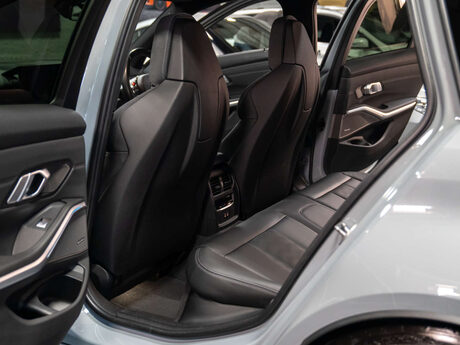 BMW M3 3.0 M3 Competition M xDrive Auto 4WD 5dr 19