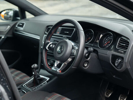 Volkswagen Golf 2.0 Golf GTi Performance 5dr 14