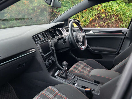 Volkswagen Golf 2.0 Golf GTi Performance 5dr 11