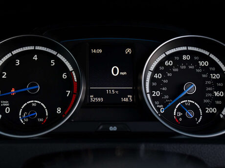 Volkswagen Golf 2.0 Golf R 4WD 3dr 19