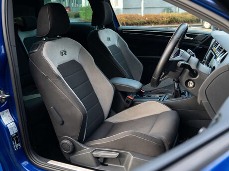 Volkswagen Golf 2.0 Golf R 4WD 3dr 7