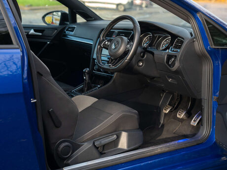 Volkswagen Golf 2.0 Golf R 4WD 3dr 8