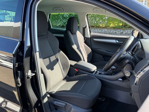 Skoda Karoq 1.5 TSI ACT SE Drive SUV 5dr Petrol DSG Euro 6 (s/s) (150 ps) 12