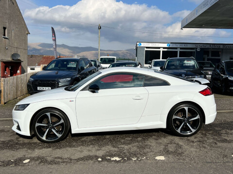 Audi TT 2.0 TT Black Edition TFSI Quattro Semi-Auto 4WD 3dr 5