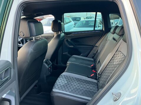 Volkswagen Tiguan 2.0 Tiguan R-Line TSi 4Motion Semi-Auto 4WD 5dr 25