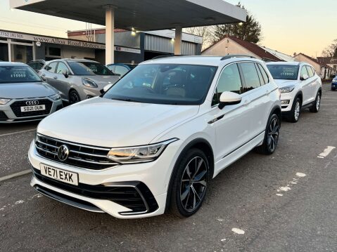 Volkswagen Tiguan 2.0 Tiguan R-Line TSi 4Motion Semi-Auto 4WD 5dr 4