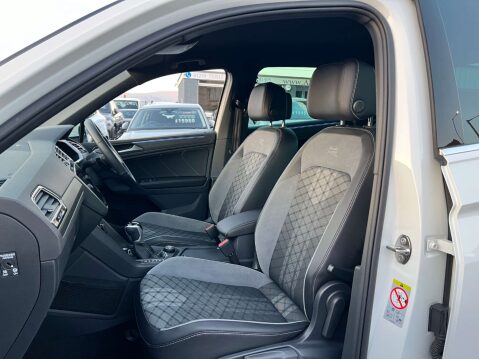 Volkswagen Tiguan 2.0 Tiguan R-Line TSi 4Motion Semi-Auto 4WD 5dr 23