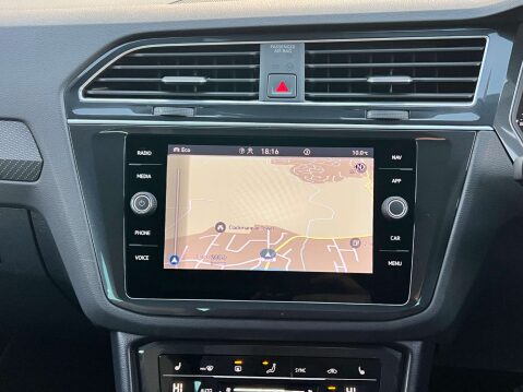 Volkswagen Tiguan 2.0 Tiguan R-Line TSi 4Motion Semi-Auto 4WD 5dr 24