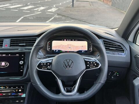Volkswagen Tiguan 2.0 Tiguan R-Line TSi 4Motion Semi-Auto 4WD 5dr 16