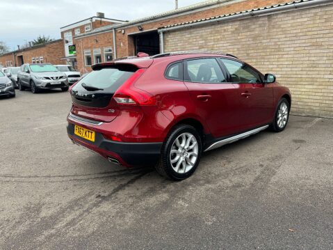 Volvo V40 2.0 V40 Cross Country Professional D2 5dr 25