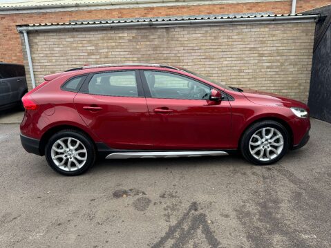 Volvo V40 2.0 V40 Cross Country Professional D2 5dr 27