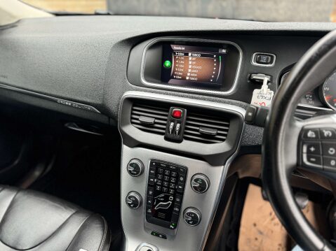 Volvo V40 2.0 V40 Cross Country Professional D2 5dr 50