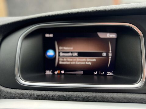 Volvo V40 2.0 V40 Cross Country Professional D2 5dr 52