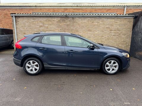 Volvo V40 1.6 V40 Cross Country SE D2 5dr 29