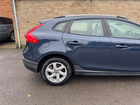 Volvo V40 1.6 V40 Cross Country SE D2 5dr 33