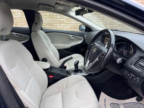 Volvo V40 1.6 V40 Cross Country SE D2 5dr 40