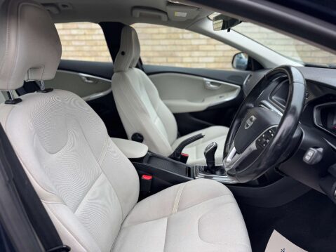 Volvo V40 1.6 V40 Cross Country SE D2 5dr 41