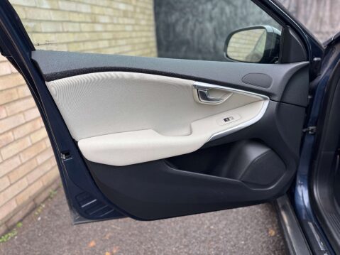 Volvo V40 1.6 V40 Cross Country SE D2 5dr 68