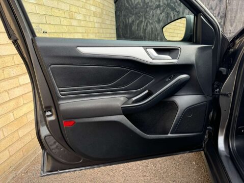 Ford Focus 1.5 Focus Zetec TDCI 5dr 64