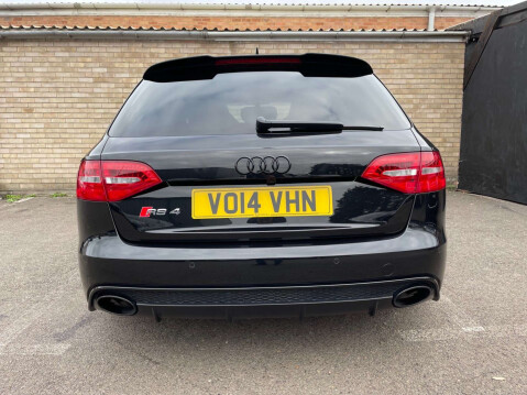 Audi A4 4.2 RS 4 FSI Quattro Auto 4WD 5dr 17