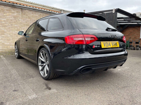Audi A4 4.2 RS 4 FSI Quattro Auto 4WD 5dr 18