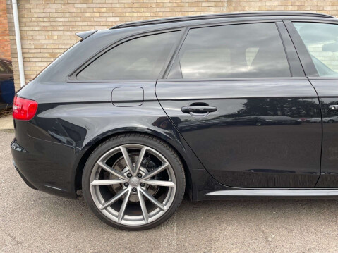Audi A4 4.2 RS 4 FSI Quattro Auto 4WD 5dr 28