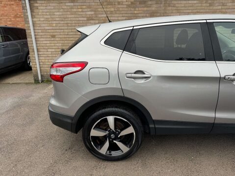 Nissan Qashqai 1.5 Qashqai N-Connecta dCi 5dr 32