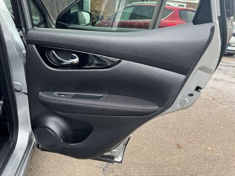 Nissan Qashqai 1.5 Qashqai N-Connecta dCi 5dr 77
