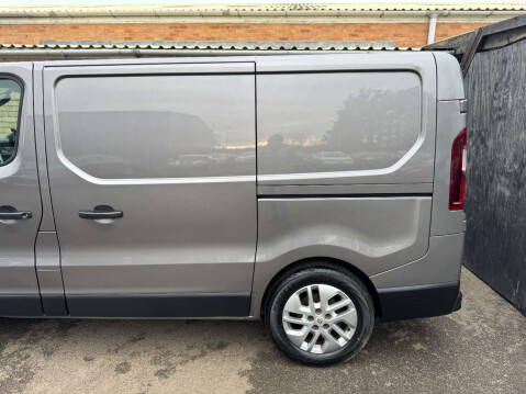 Renault Trafic 1.6 Trafic SL27 Sport Nav dCi 19