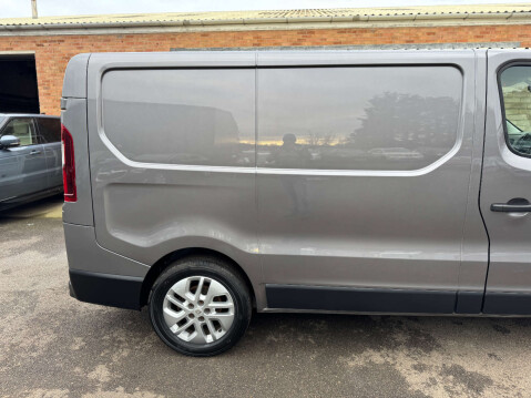 Renault Trafic 1.6 Trafic SL27 Sport Nav dCi 34