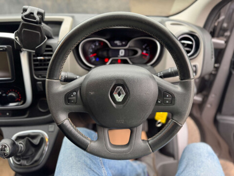 Renault Trafic 1.6 Trafic SL27 Sport Nav dCi 46