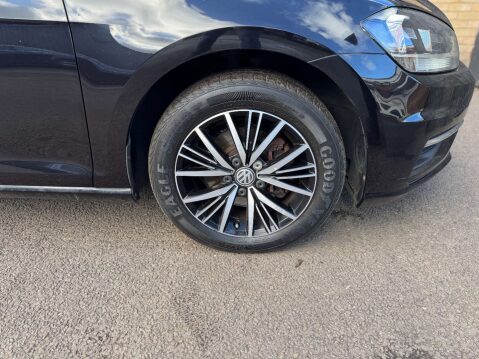 Volkswagen Golf 2.0 Golf SE Nav TDI BlueMotion Technology 5dr 30