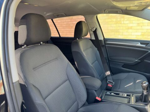 Volkswagen Golf 2.0 Golf SE Nav TDI BlueMotion Technology 5dr 43