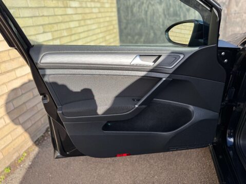 Volkswagen Golf 2.0 Golf SE Nav TDI BlueMotion Technology 5dr 68