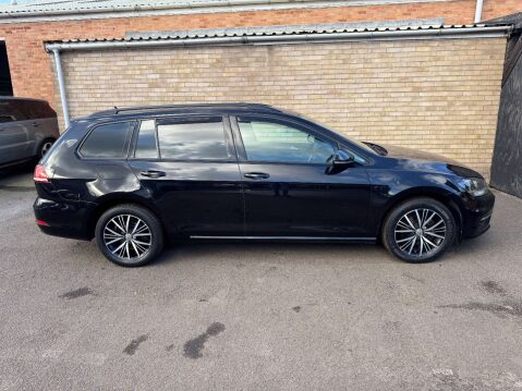 Volkswagen Golf 2.0 Golf SE Nav TDI BlueMotion Technology 5dr 28