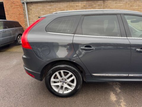 Volvo XC60 2.4 XC60 SE Luxury Nav D5 AWD 4WD 5dr 33