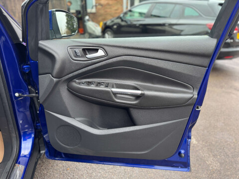 Ford Kuga 2.0 Kuga Titanium TDCi 4x4 4WD 5dr 37