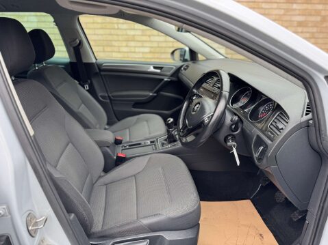 Volkswagen Golf 1.6 Golf SE Nav TDI BlueMotion Technology 5dr 42