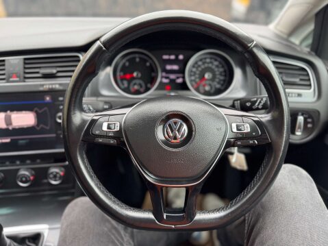 Volkswagen Golf 1.6 Golf SE Nav TDI BlueMotion Technology 5dr 47