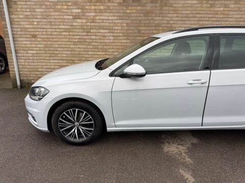 Volkswagen Golf 1.6 Golf SE Nav TDI BlueMotion Technology 5dr 16