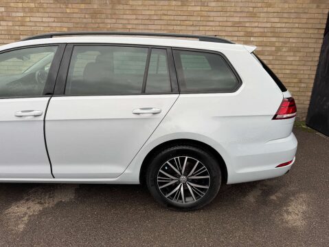 Volkswagen Golf 1.6 Golf SE Nav TDI BlueMotion Technology 5dr 19
