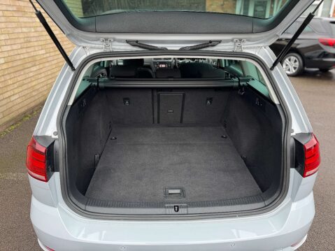 Volkswagen Golf 1.6 Golf SE Nav TDI BlueMotion Technology 5dr 35