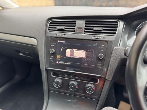 Volkswagen Golf 1.6 Golf SE Nav TDI BlueMotion Technology 5dr 59
