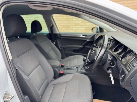 Volkswagen Golf 1.6 Golf SE Nav TDI BlueMotion Technology 5dr 43
